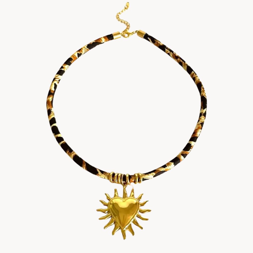 Amoreo Collar
